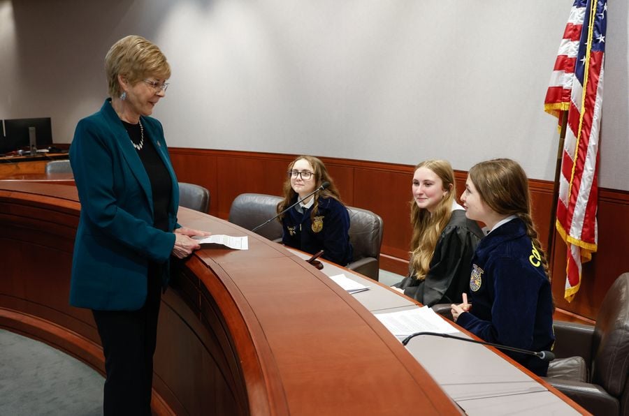 6_Zawistowski - Bear skit 040126-6095.jpg